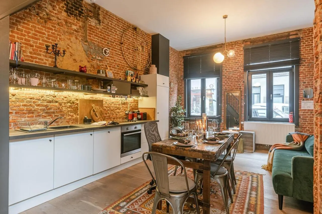 Cozy Apartment With Terrace In The Heart Of アントウェルペン ベルギー