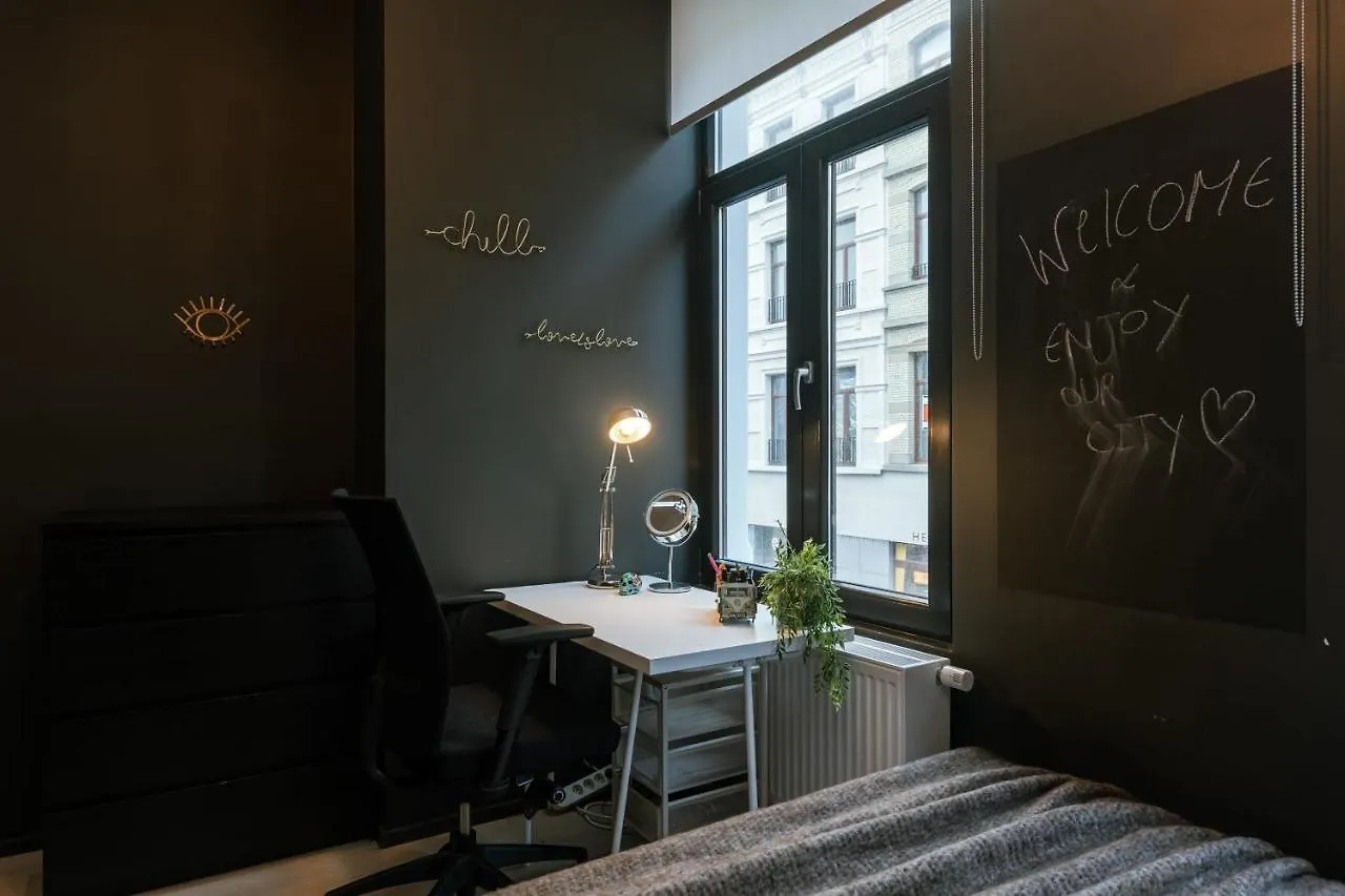 Cozy Apartment With Terrace In The Heart Of アントウェルペン