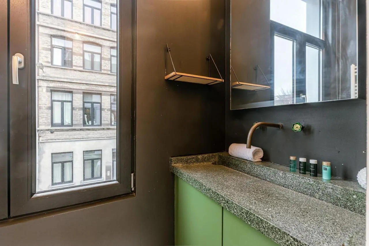 Cozy Apartment With Terrace In The Heart Of アントウェルペン